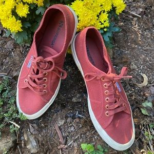 Superga Italian walking shoes Women US size 10, Euro 41.5. Perfect for the Fall.
